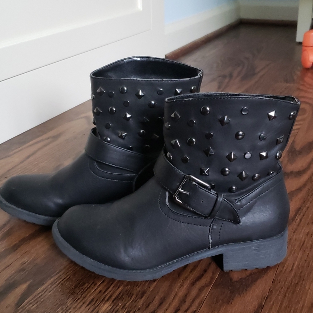 Black boots with gunmetal studs. Size 6.5